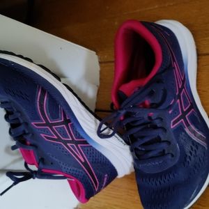 Asics women's running shoes